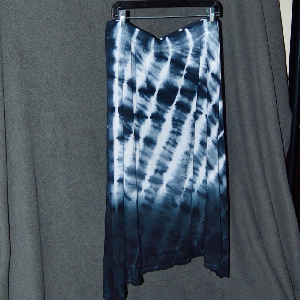 Asymmetrical skirts